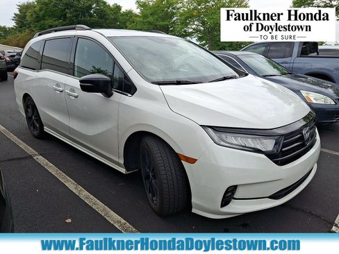 Used 2023 Honda Odyssey Sport image 1