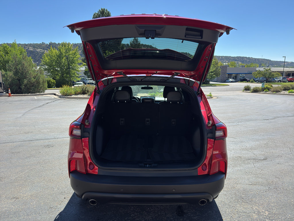 Used 2025 Ford Escape ST-Line w/ Tech Pack #1 AWD/4WD image 7
