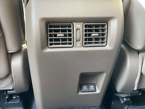 Used 2021 Lexus GX 460 w/ Accessory Package AWD/4WD image 11