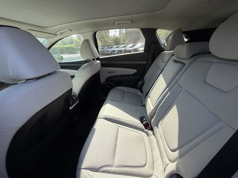 Used 2024 Hyundai Tucson Limited AWD/4WD image 4