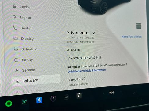Used 2021 Tesla Model Y Long Range image 24