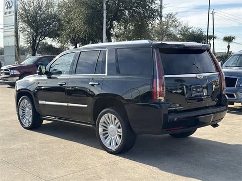 Used 2016 Cadillac Escalade Platinum image 3