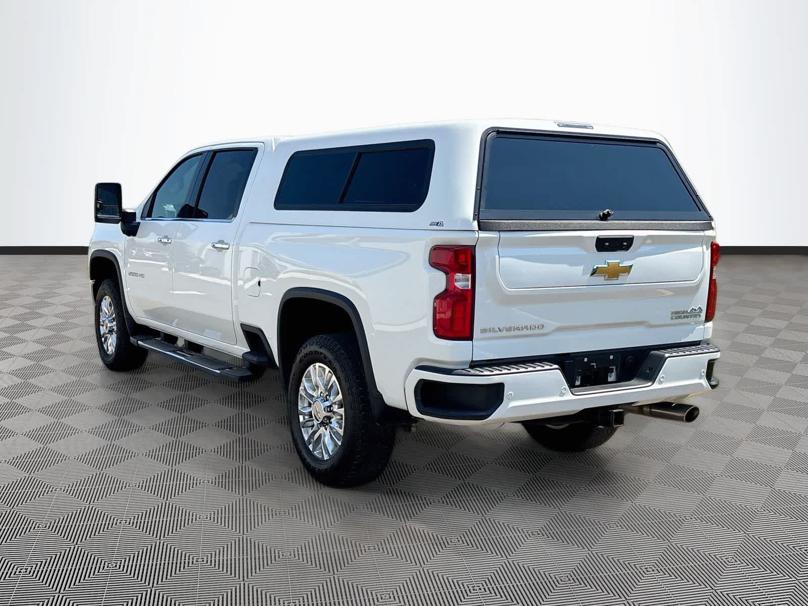 Used 2022 Chevrolet Silverado 2500 High Country w/ Safety Package II AWD/4WD image 7