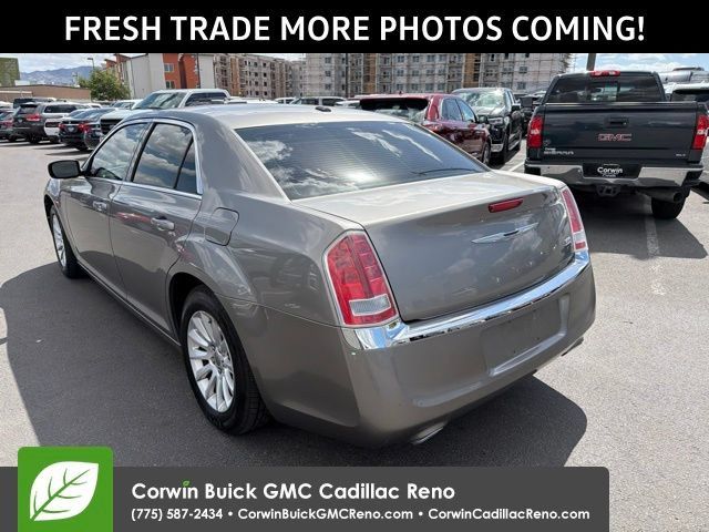 Used 2014 Chrysler 300 RWD image 7