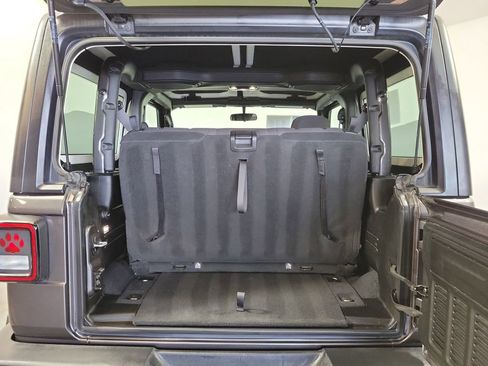Used 2022 Jeep Wrangler Sport AWD/4WD image 24