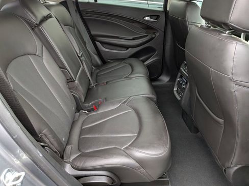 Used 2020 Buick Envision Essence image 18