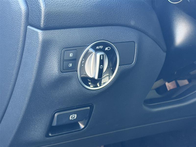 Used 2020 Mercedes-Benz GLA 250 4MATIC image 28