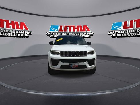 New 2026 Jeep Grand Cherokee L Summit w/ Advanced Protech Group IV AWD/4WD image 3