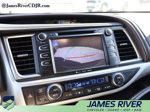 Used 2019 Toyota Highlander Plus AWD/4WD image 33