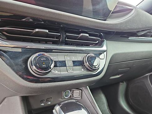 Used 2025 Buick Envista Sport Touring w/ Convenience I Package image 19