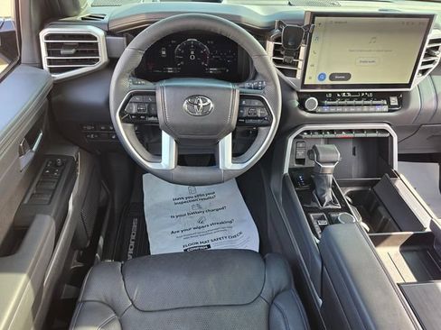 Used 2025 Toyota Sequoia Platinum AWD/4WD image 8