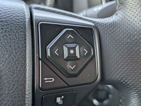 Used 2018 Toyota Tacoma TRD Sport RWD image 29