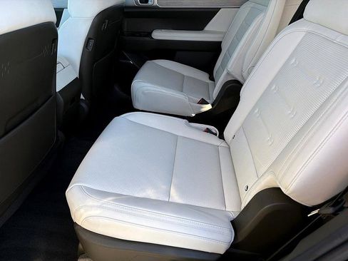 Used 2025 Hyundai Santa Fe Calligraphy image 8