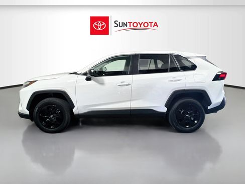 Used 2024 Toyota RAV4 LE FWD image 7