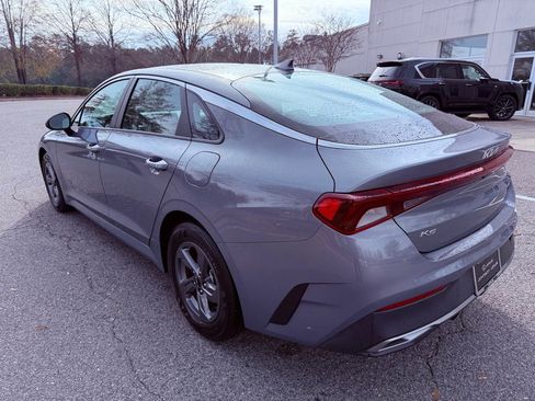 Used 2022 Kia K5 LX image 9
