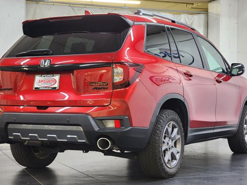 Used 2024 Honda Passport TrailSport image 5