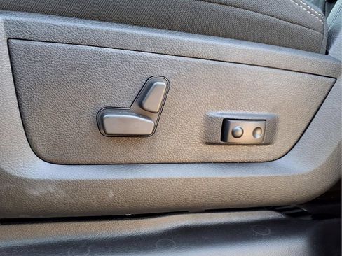 New 2026 RAM 3500 Big Horn AWD/4WD image 17