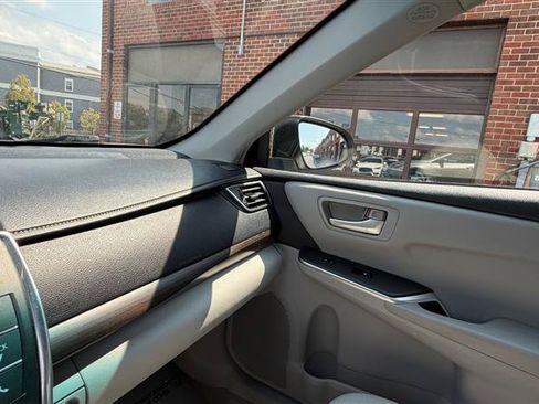 Used 2016 Toyota Camry LE FWD image 26