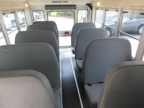 Used 2006 Chevrolet Express 3500 w/ School Bus Package RWD image 21