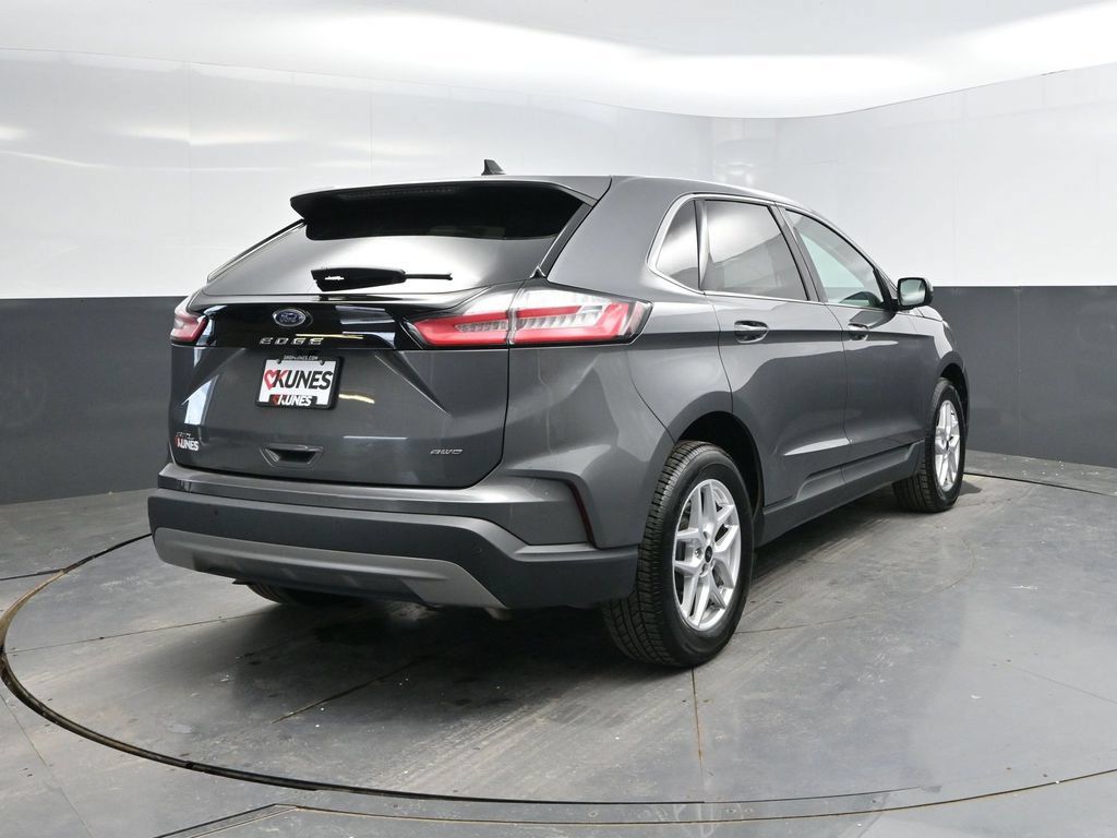 Used 2024 Ford Edge SEL AWD/4WD image 7