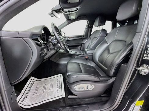 Certified 2021 Porsche Macan AWD/4WD image 5