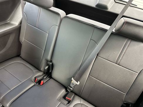 Used 2023 Chevrolet Traverse RS w/ LPO, Floor Liner Package AWD/4WD image 12