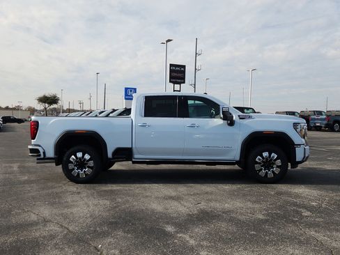 New 2026 GMC Sierra 2500 Denali w/ Denali Reserve Package image 7