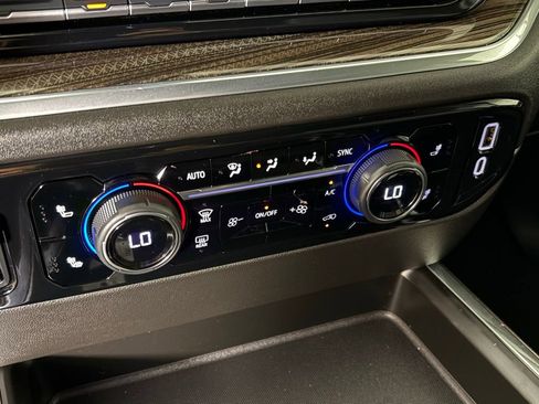 Used 2025 Chevrolet Silverado 2500 LT w/ Convenience Package image 33