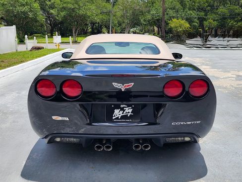 Used 2010 Chevrolet Corvette Convertible w/ Preferred Equipment Group RWD image 15