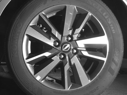 Used 2025 Nissan Versa SV image 14