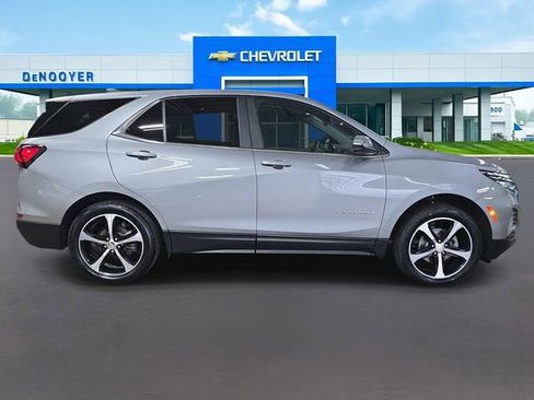Used 2024 Chevrolet Equinox LT AWD/4WD image 8