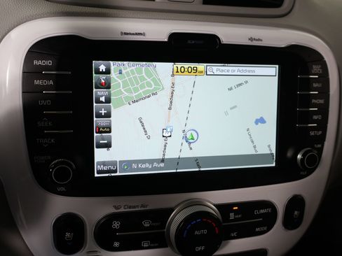 Used 2018 Kia Soul EV + FWD image 7