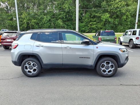 Used 2022 Jeep Compass Trailhawk w/ Sun and Sound Group AWD/4WD image 5