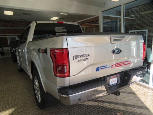 Used 2017 Ford F150 Lariat w/ Equipment Group 502A Luxury image 6