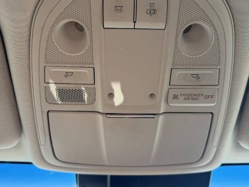 Used 2019 Genesis G70 2.0T Advanced image 23