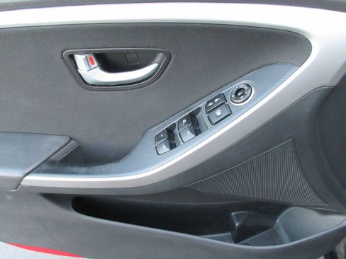 Used 2016 Hyundai Elantra GT w/ Option Group 02 FWD image 22