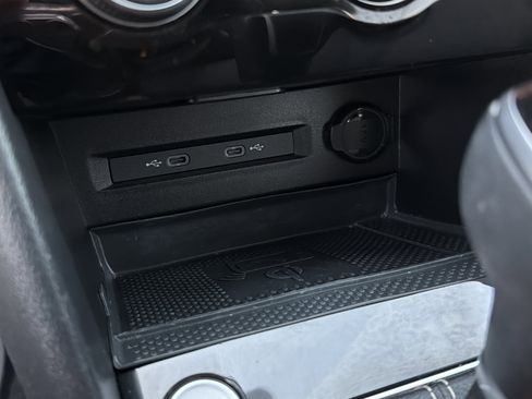 Used 2024 Volkswagen Taos SE image 31