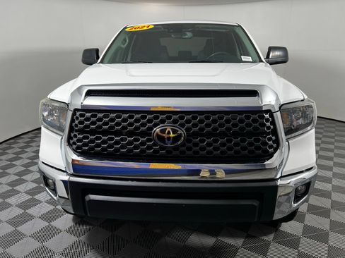 Used 2021 Toyota Tundra SR5 w/ SR5 Upgrade Package AWD/4WD image 2