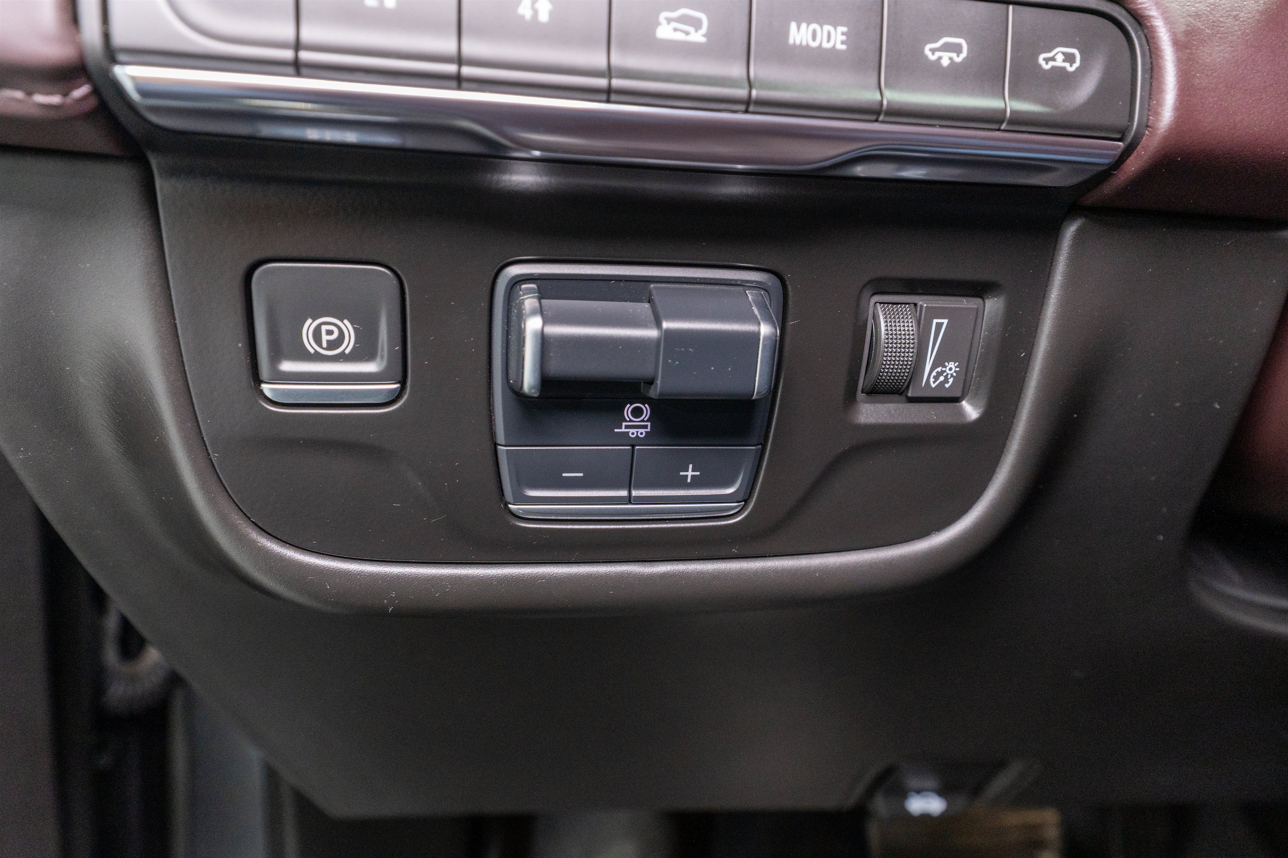 Used 2024 Cadillac Escalade ESV Sport Platinum w/ LPO, ONYX Package AWD/4WD image 36