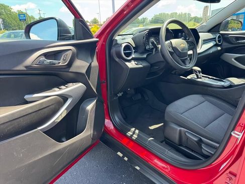 Used 2026 Chevrolet Trax LS FWD image 13