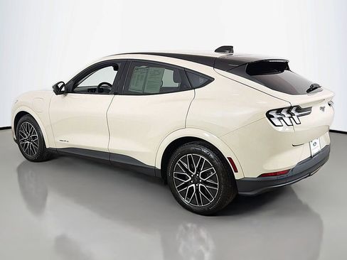 Used 2025 Ford Mustang Mach-E Premium image 9