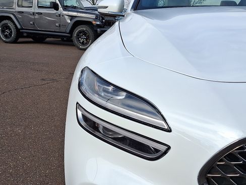 Used 2023 Genesis G70 2.0T image 9