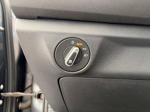 Certified 2023 Volkswagen Jetta SE FWD image 13
