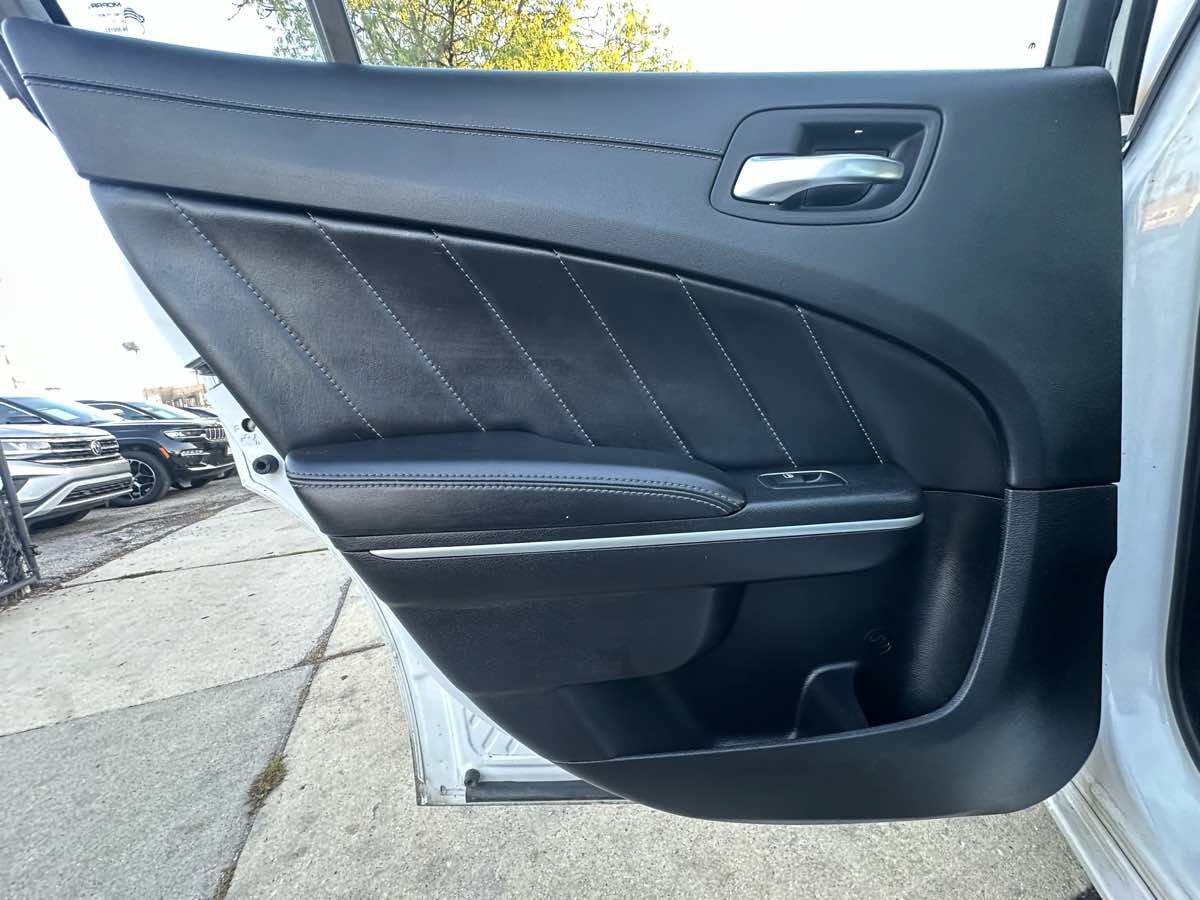 Used 2022 Dodge Charger SXT w/ Plus Group RWD image 38