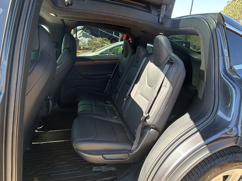 Used 2019 Tesla Model X Long Range image 21