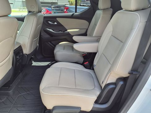 Certified 2023 Chevrolet Traverse Premier FWD image 16