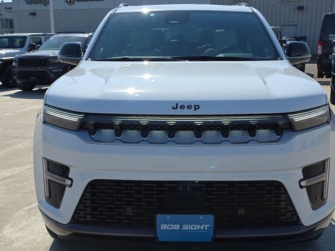 New 2026 Jeep Grand Wagoneer 4WD image 8