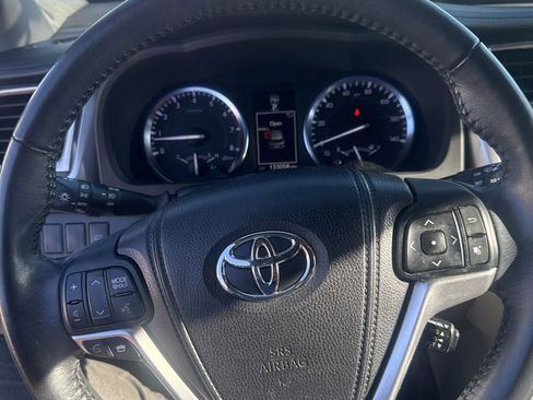 Used 2015 Toyota Highlander XLE FWD image 10