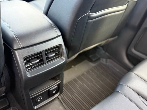 Used 2022 Ford Edge Titanium image 12