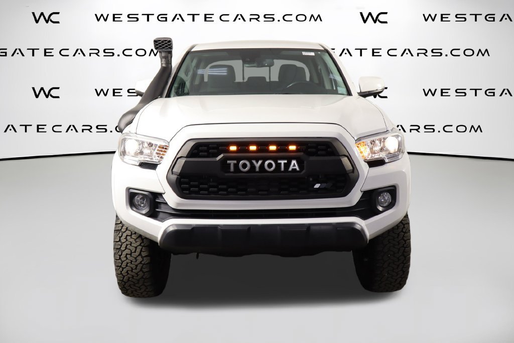 Used 2023 Toyota Tacoma SR5 AWD/4WD image 2